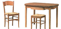 Mesa, sillas y taburetes